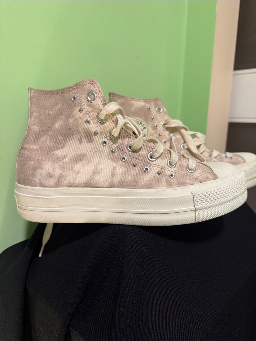 Converse High-Top Tie-Dye Canvas Sneakers in Dusty Pink w9.5